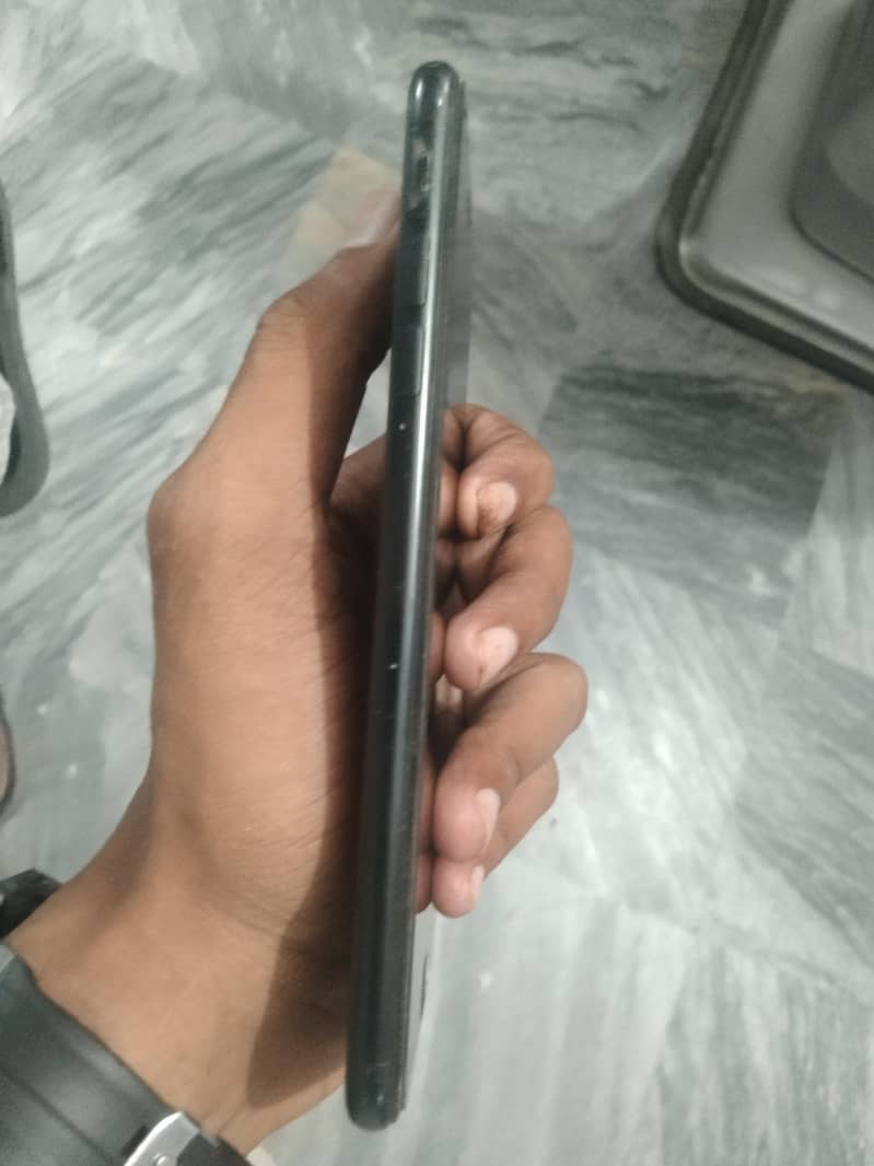 Apple iPhone 7 Plus 1