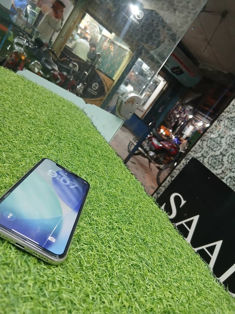 Apple iPhone 11 Pro 2
