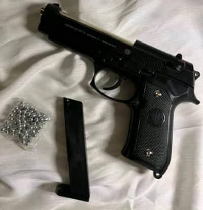 Metal pistol