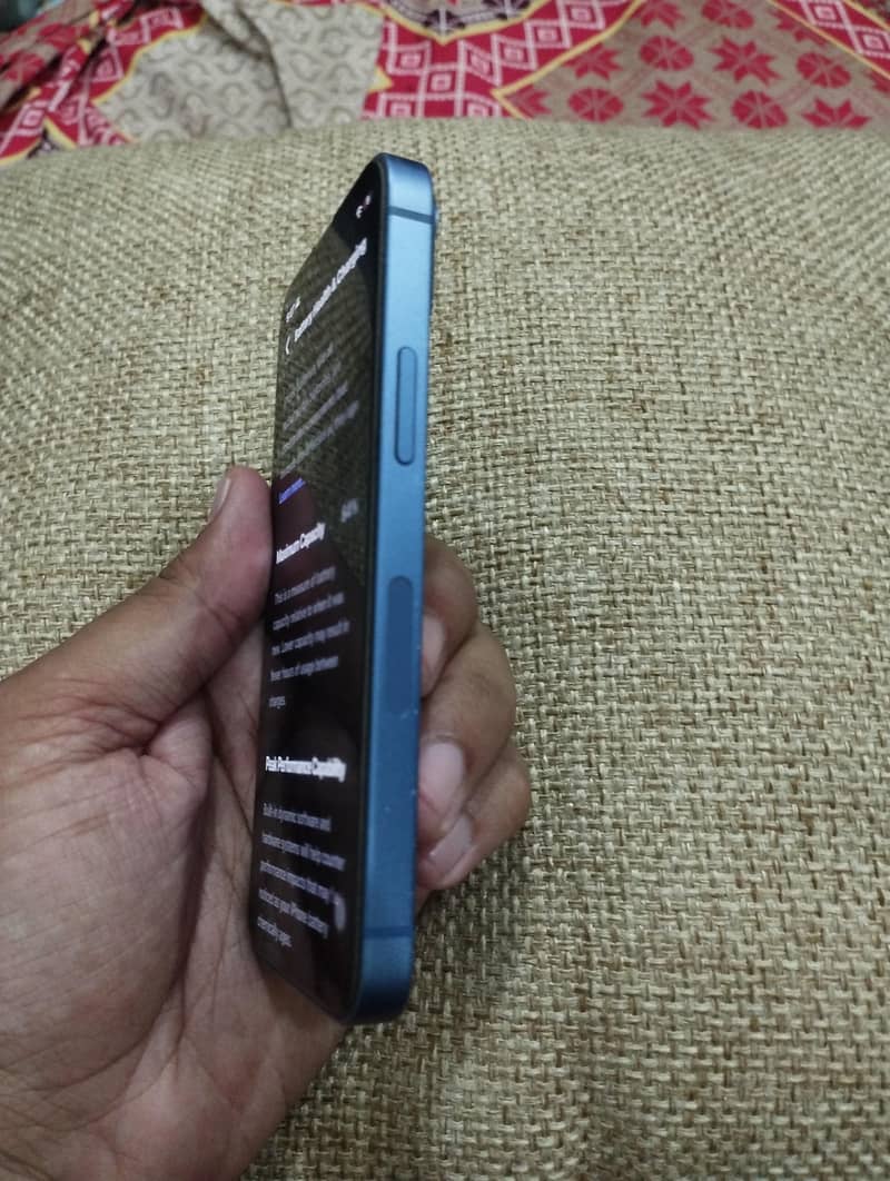 Apple iPhone 13 mini 4