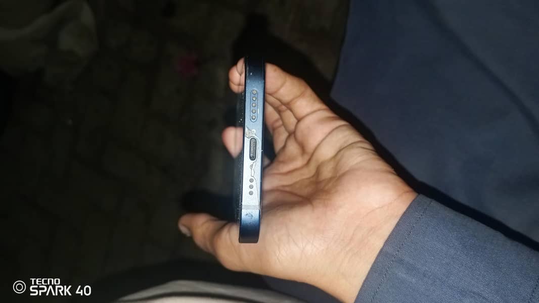 Apple iPhone 12 3