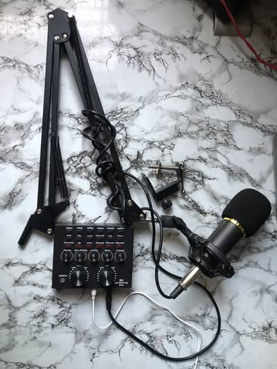 BM800 condenser microphone set including a V8 live sound card