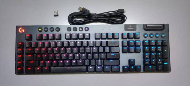Logitech G915 RGB Full Size Wireless Mechanical - Lightspeed Dongle