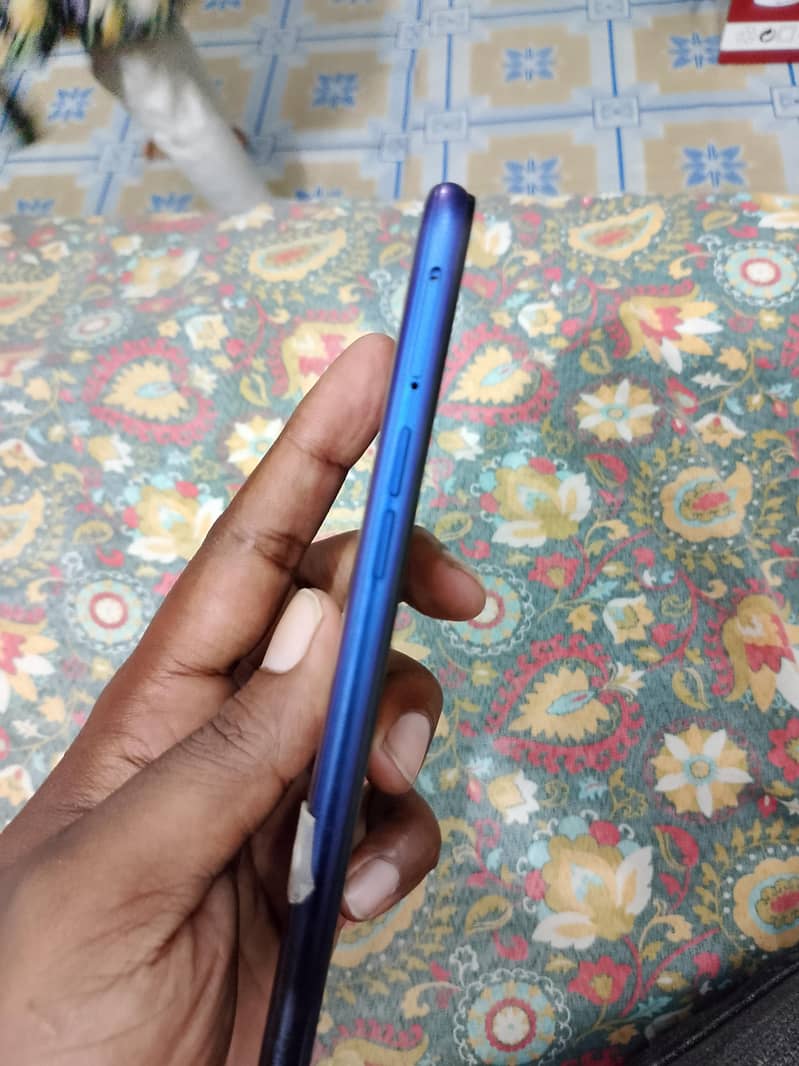 Realme C2 4