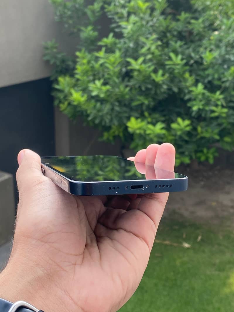 Apple iPhone 13 4