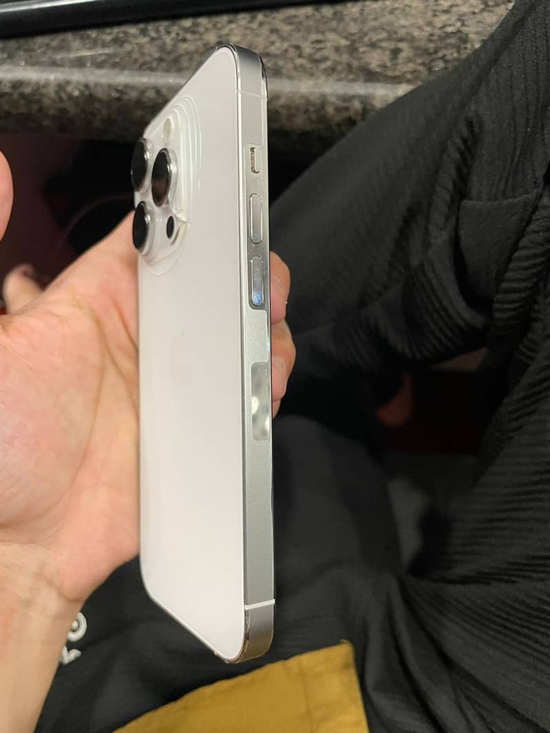 iPhone 14 Pro 5