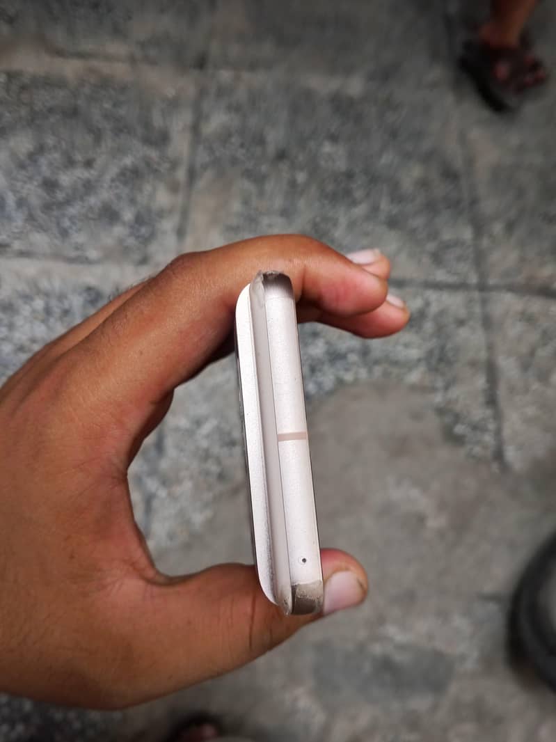 Google Pixel 8 5