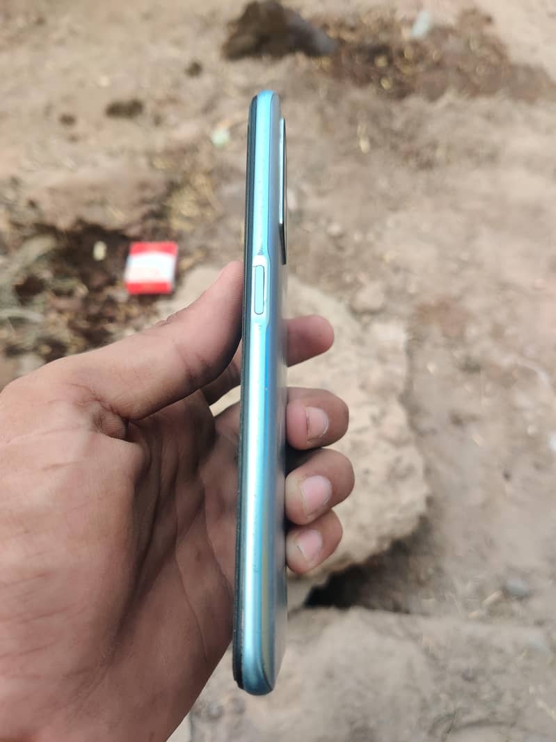 OPPO A76 1