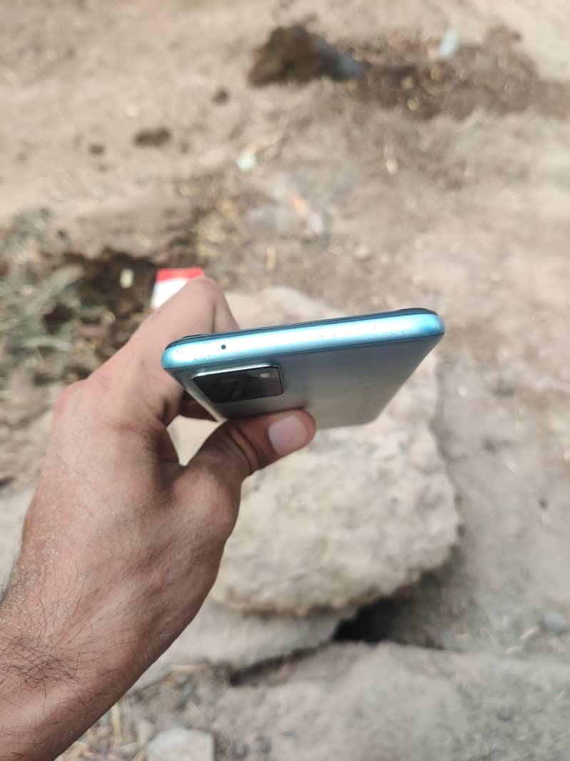 OPPO A76 3