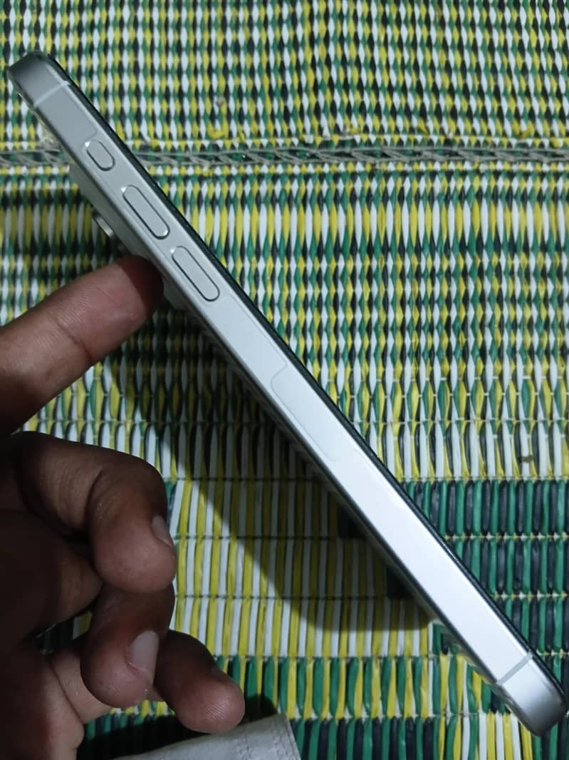 Apple iPhone 15 Pro Max 5