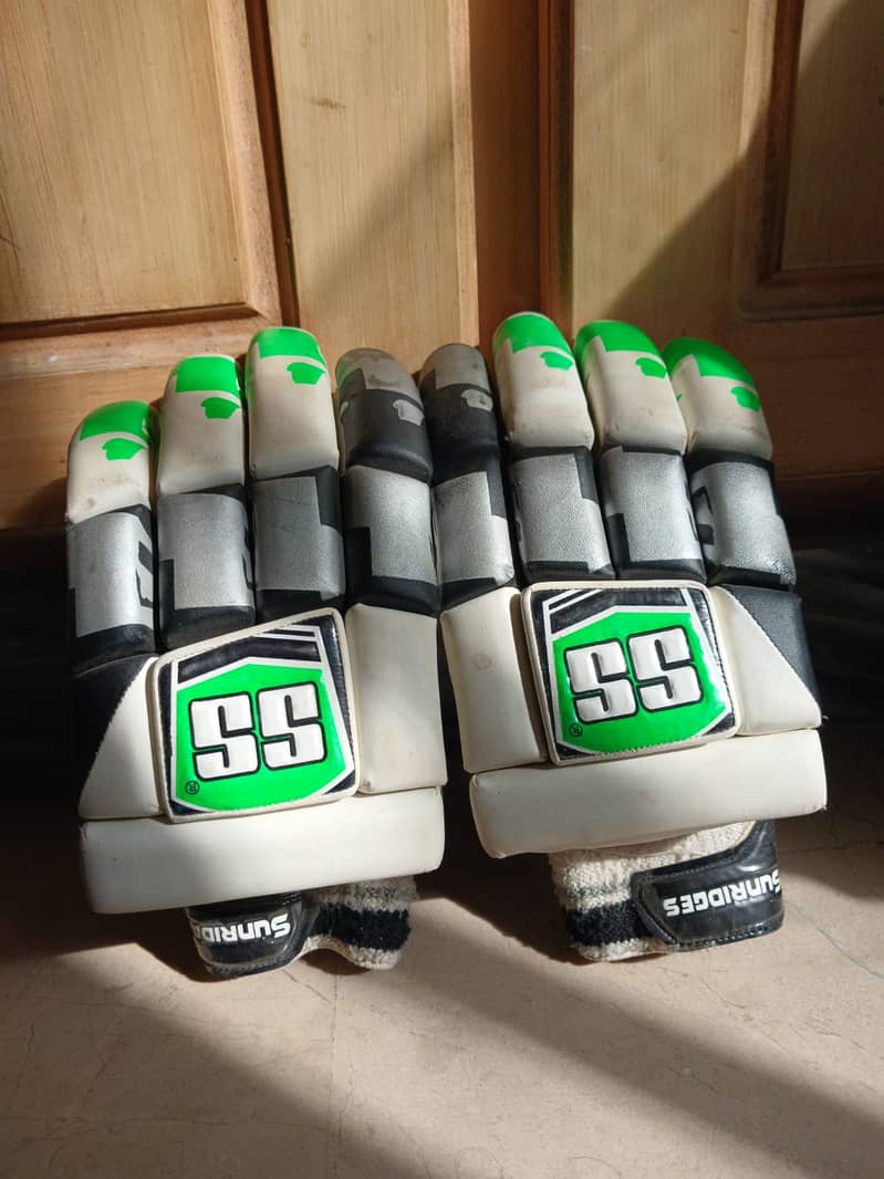 Cricket Full-Kit 4