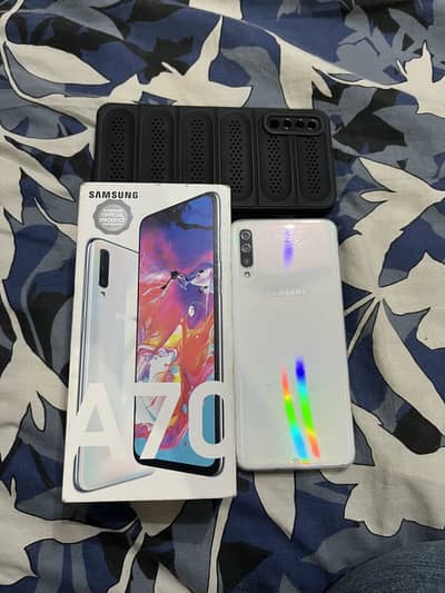 Samsung Mobile A70