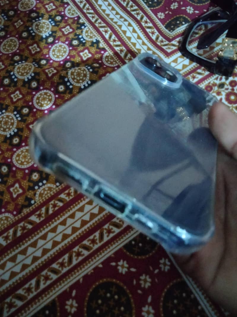 Apple iPhone 13 2