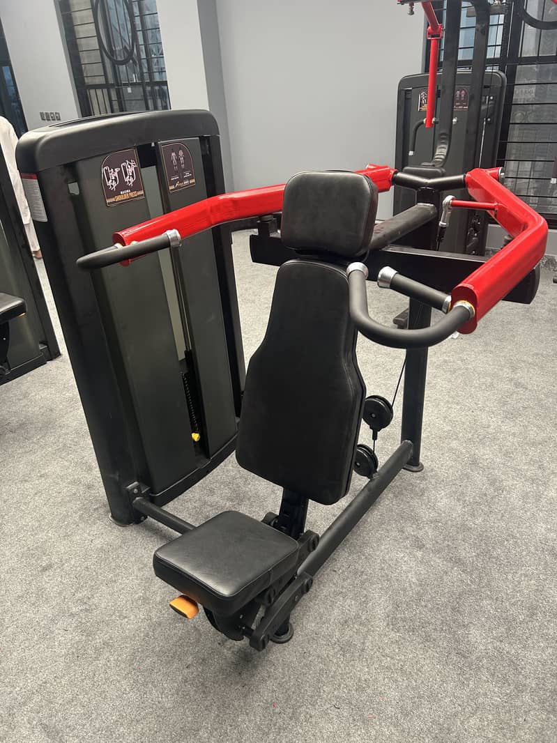 Shoulder press machine 0