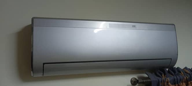 gree 1ton simple ac
