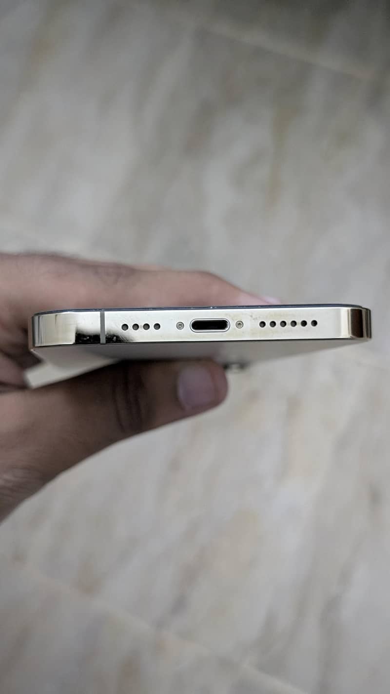 IPHONE 12 PRO MAX 4