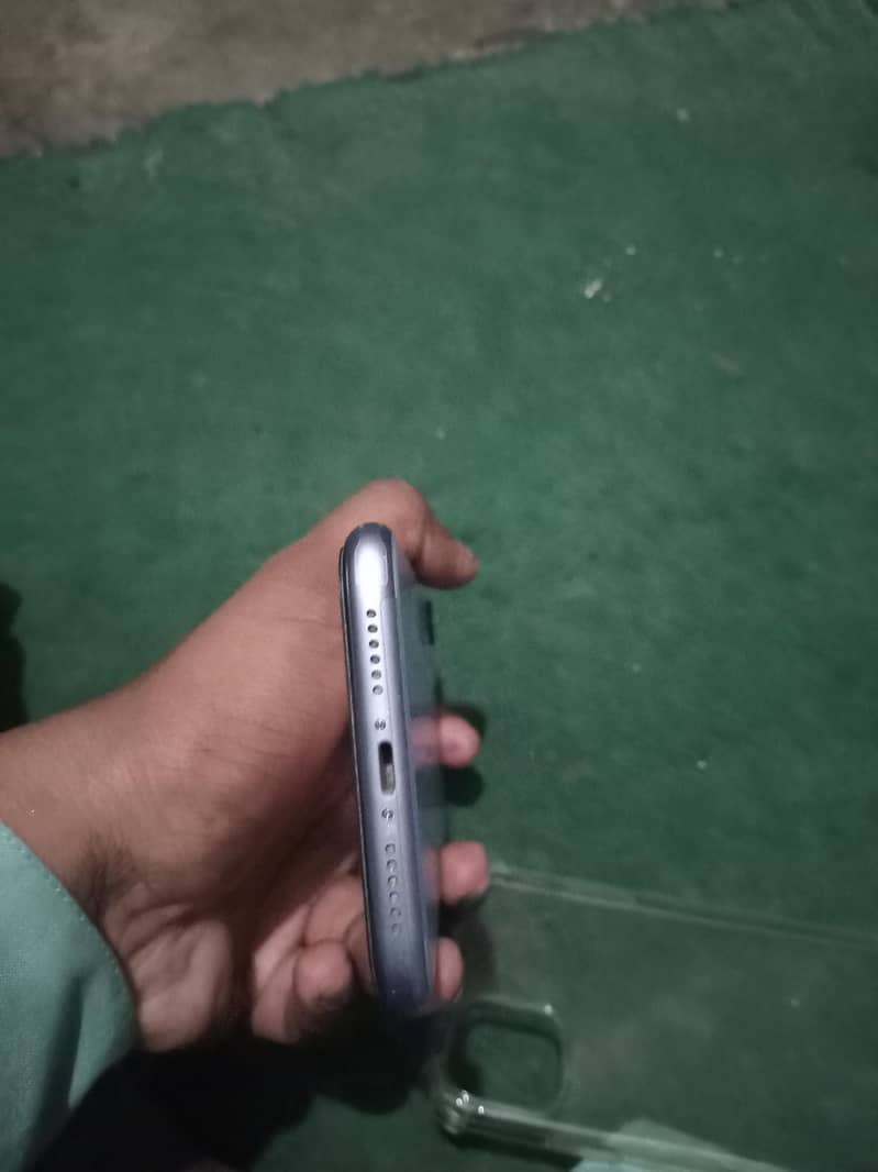 Apple iPhone 11 2