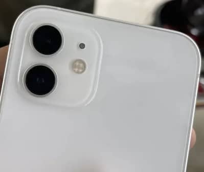 Apple iPhone 12