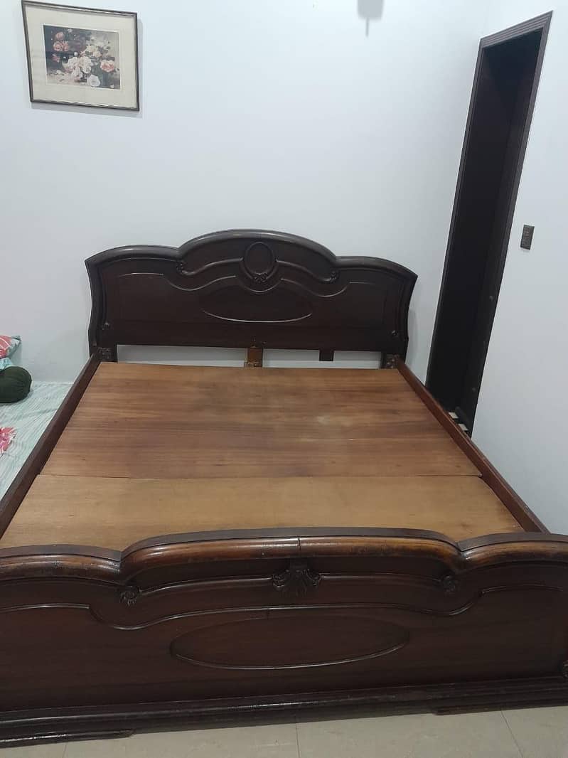 Heavy Double Bed with Side Tables,Dressing Table 0