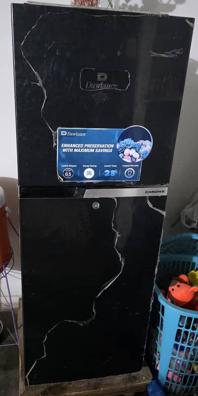 Dawlance Medium size fridge in good Condition for sale