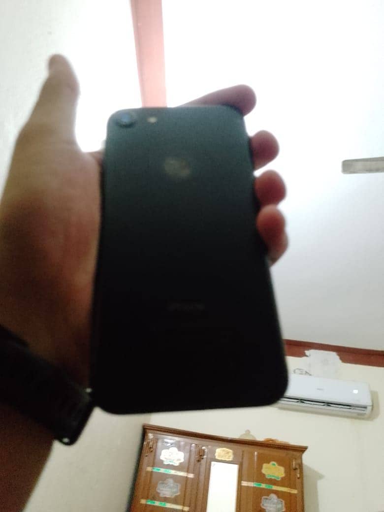 Apple iPhone 7 1