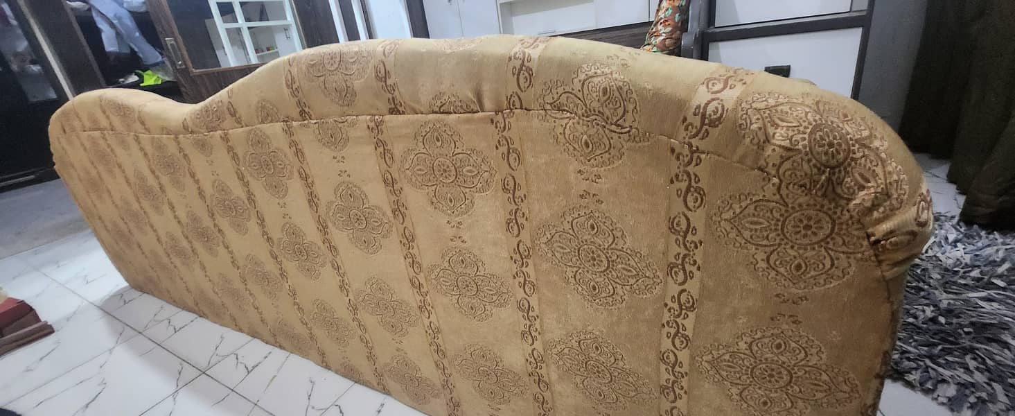 sofa best condition 1