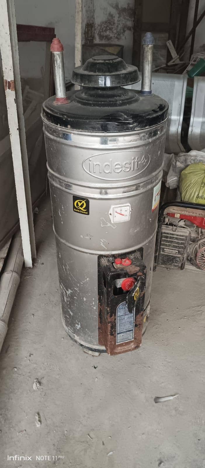 گیزر بالکل نیو کنڈیشن میں 0