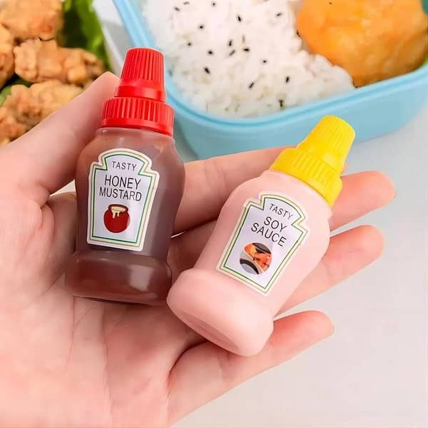 2pc Mini Sauce Bottles for Bento Box Ketchup Bottles for Kids Portable Mini Squeeze Bottle Honey Tomato Salad Containers Bottle