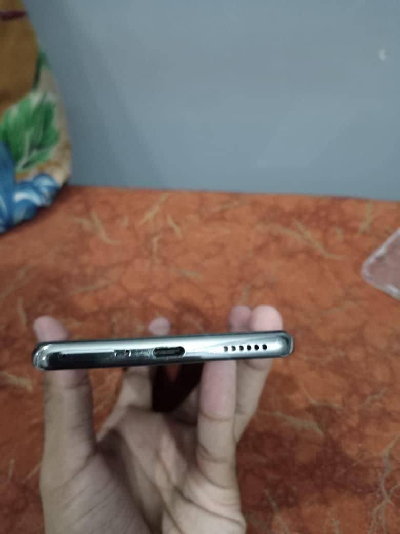 Tecno CAMON 40 Pro 4