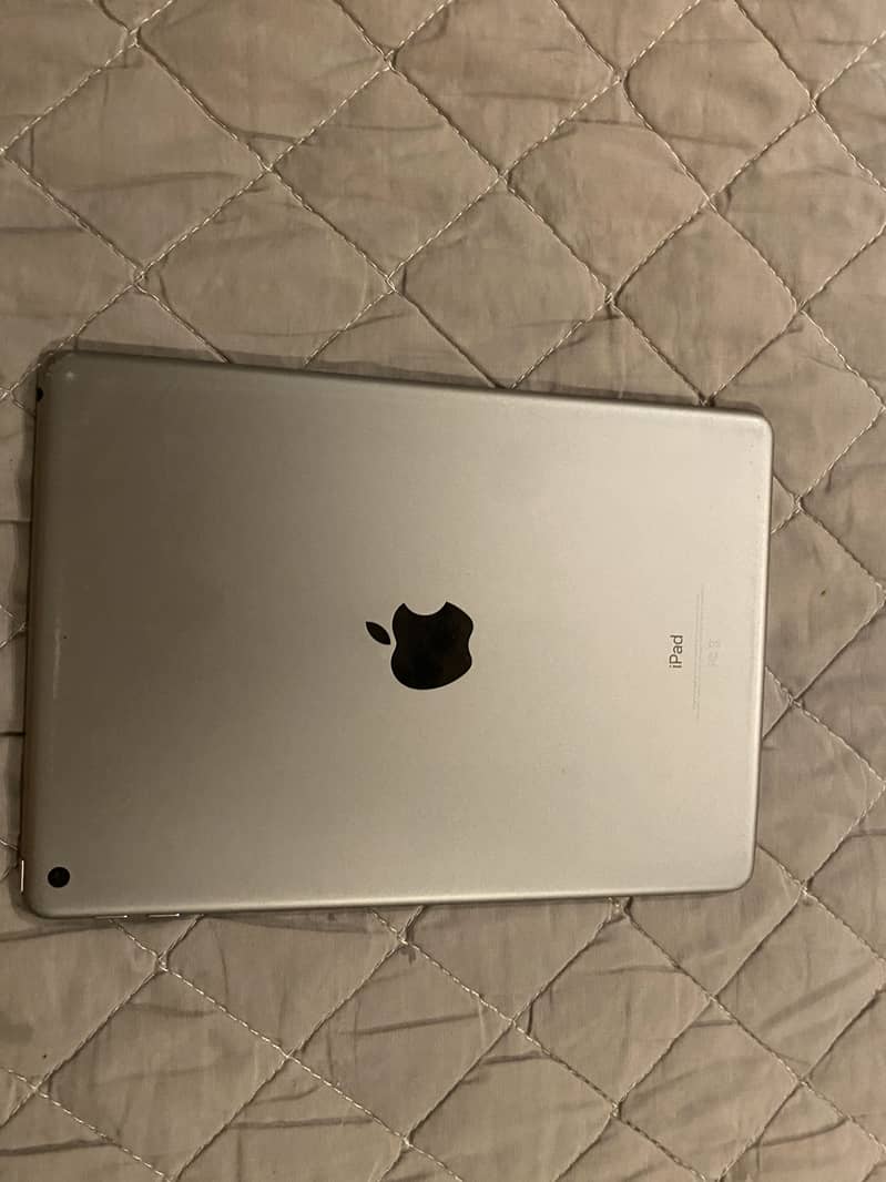 IPAD 5TH GENERATION 0