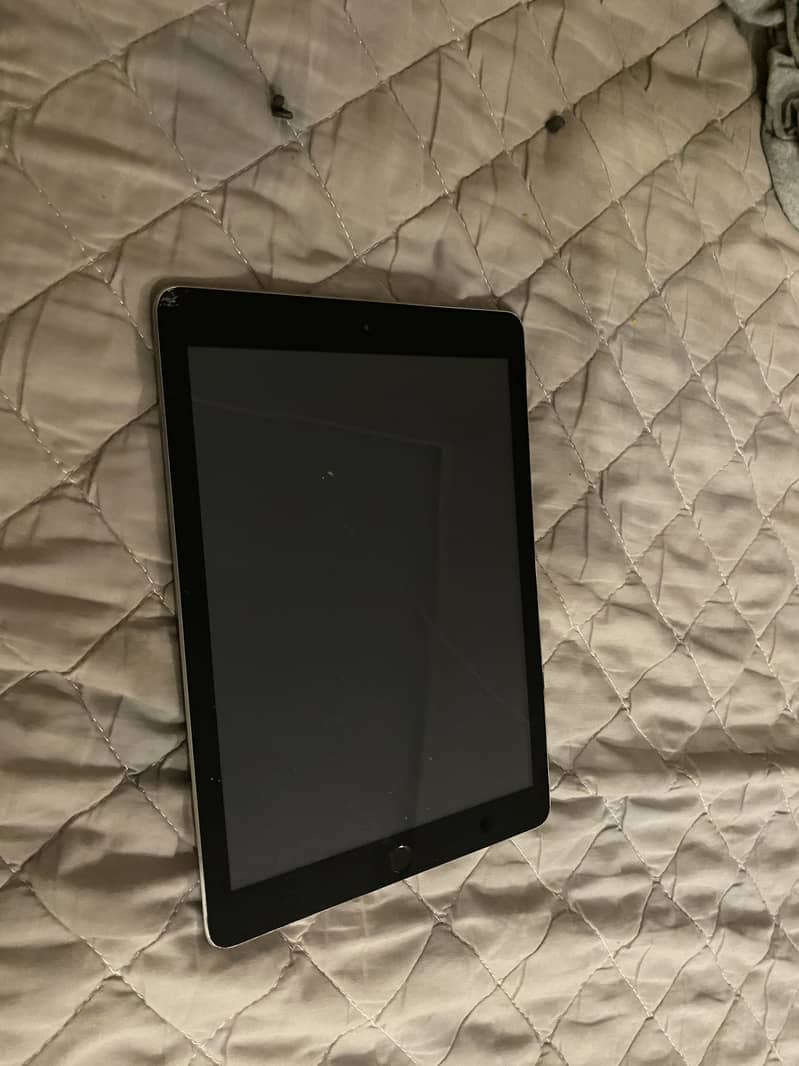 IPAD 5TH GENERATION 1