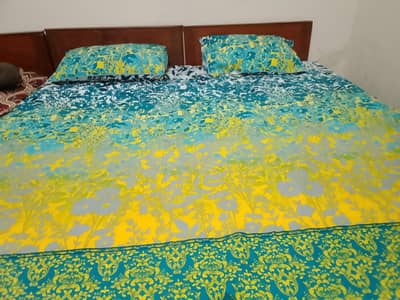 Diamond, life time guarante, king size stitched with two pillow covers