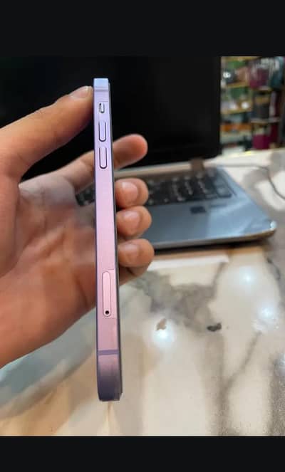 Apple iPhone 12
