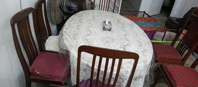 Dining Table with 6 Chairs A1 Condition (used)