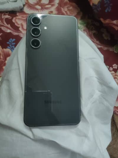 Samsung Mobile S24 fE