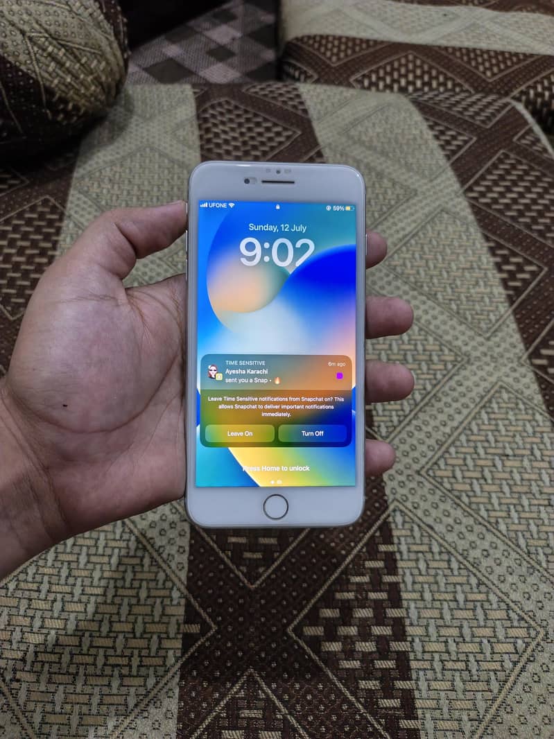 Apple iPhone 8 Plus 0