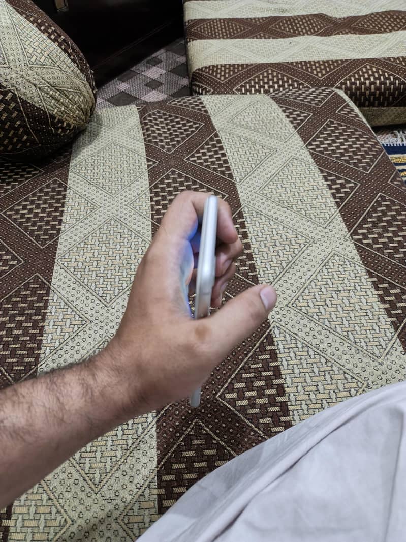 Apple iPhone 8 Plus 6