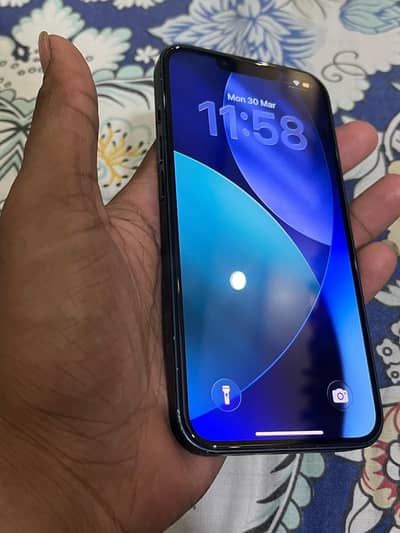 Apple iPhone 13