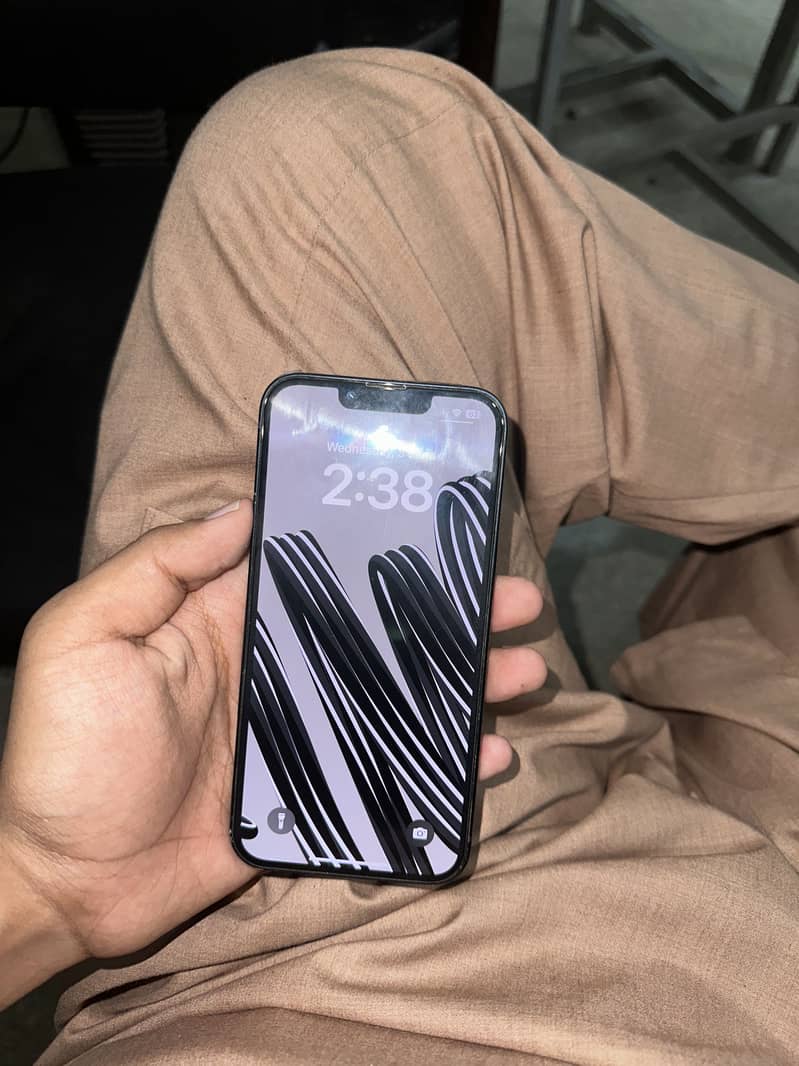 Apple iPhone 13 1
