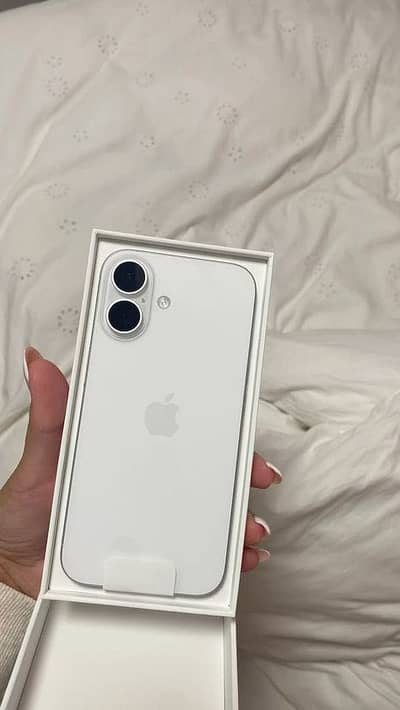 Apple iPhone 16