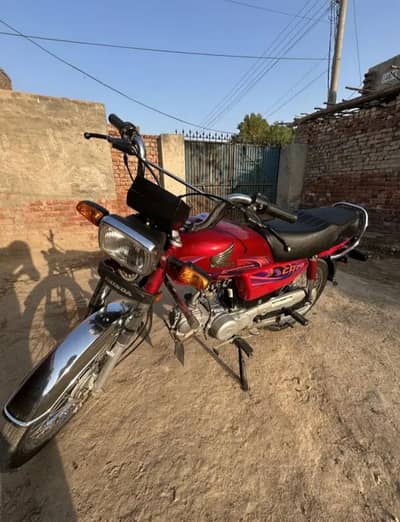 CD 70 Bike for sale model 2024 condition 10/10