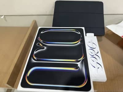 1900$ Apple iPad Pro M5 13” 512GB WIFI + CELLULAR