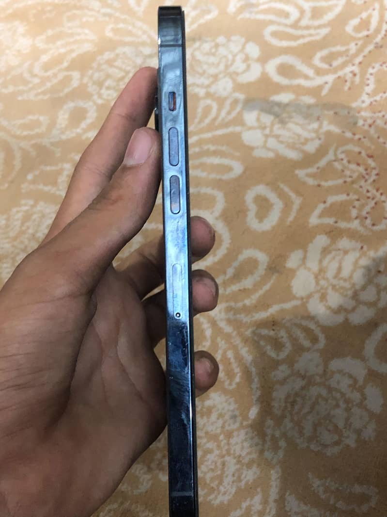 Apple iPhone 12 Pro Max 4
