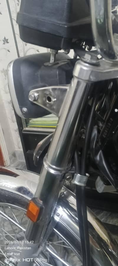 FANCY FUEL TANK FOR SALE HONDA 125 and front chrome can
