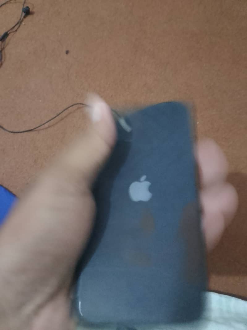Apple iPhone 11 3