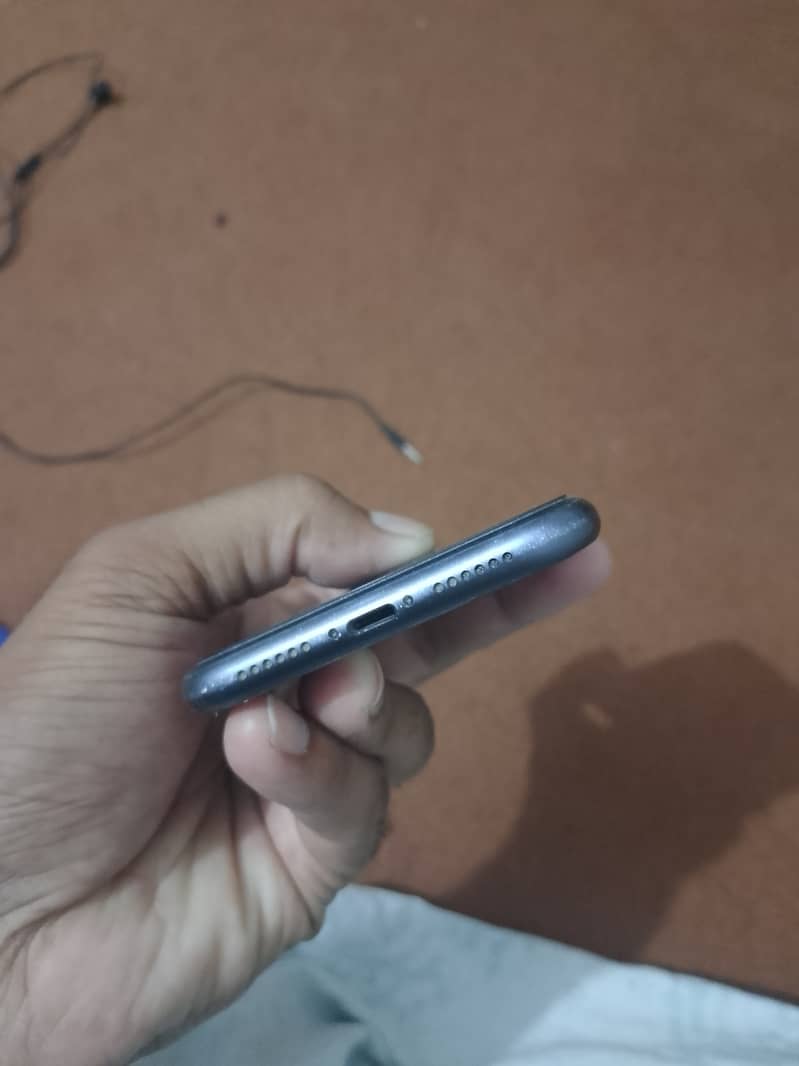 Apple iPhone 11 5