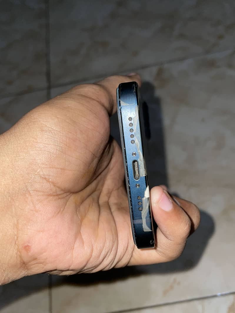 Apple iPhone 13 3