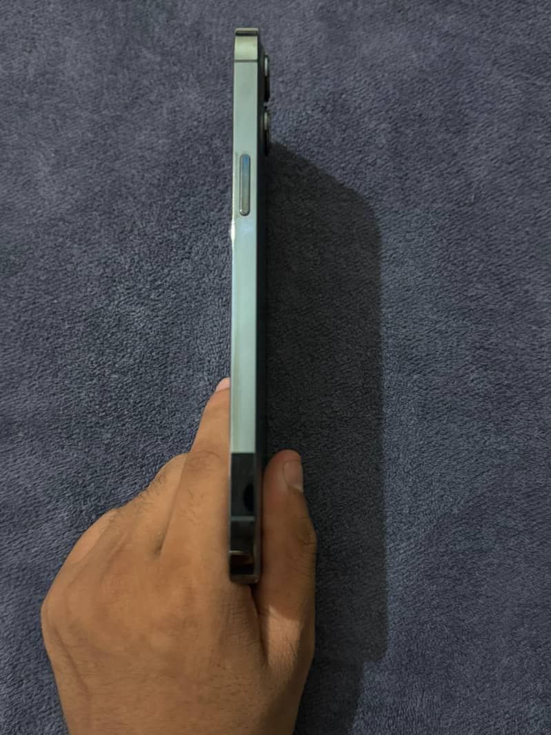 iPhone 12 Pro Max 1