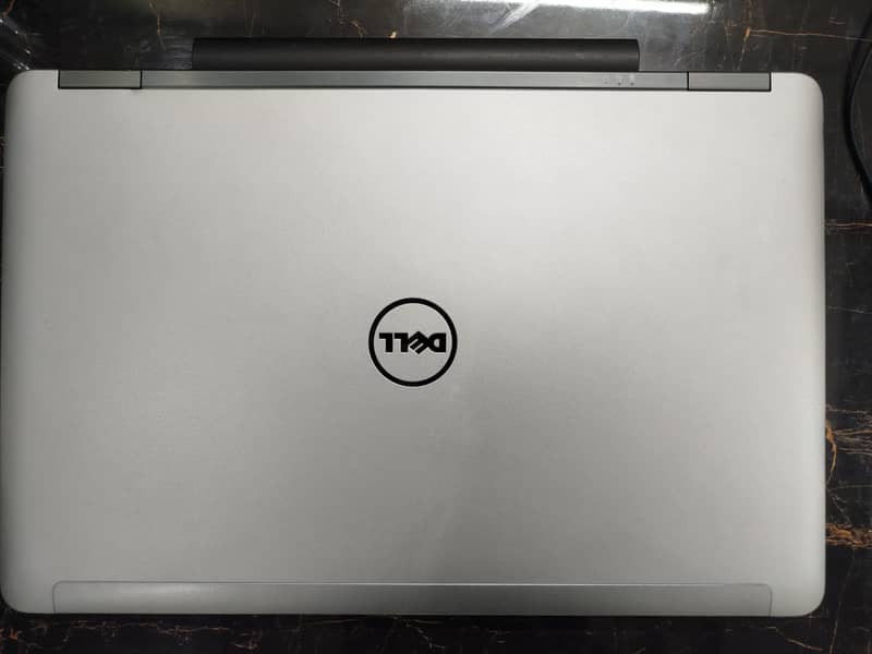 Dell Lattitude E6540 0