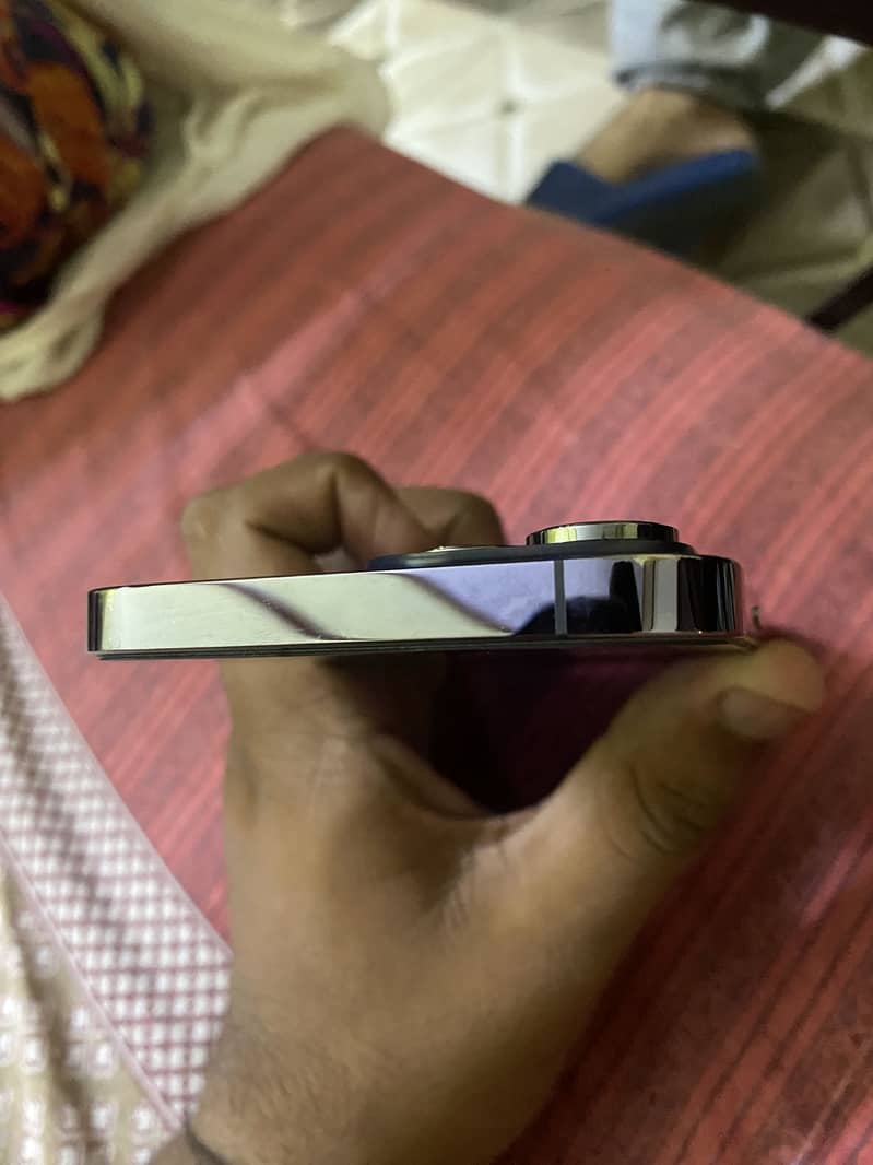 Apple iPhone 14 Pro Max 2